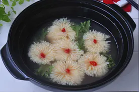 一块豆腐，法国人雕成花，美国人做成披萨，中国人默默端出了它图片