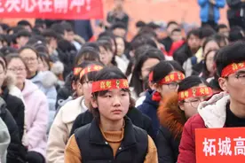 高考700分和现金700万，你选哪个？学生党给出的答案很一致图片