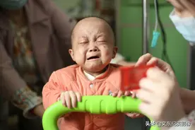 2岁宝宝体重仅有5公斤，要靠长期输血才能存活图片