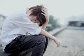 买婚房女友不出钱还想加名字，男方提了一个要求，女方不再吱声了图片