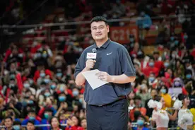 姚明恩师名人堂感言：很幸运曾执教姚明 他天赋出众又为人谦逊图片