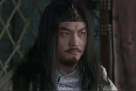 马超惧怕赵云，这是为什么？他在与张飞许褚对战时暴露一武功弱点图片