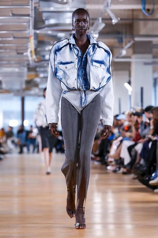 时尚圈的女孩不穿光腿神器穿什么？