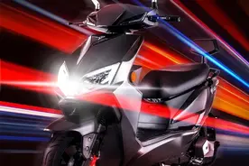 台铃推出新电摩，配备72V110Ah锂电池，续航500km图片