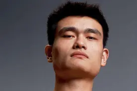 豪气！科尔曾用“Chi-naman”喊姚明，姚明绝妙回击，真是高情商图片