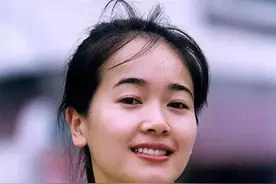 体操冠军左小青，被曝感情混乱，嫁给大20岁的富商后她去哪了？图片