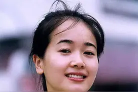 体操冠军左小青，被曝感情混乱，嫁给大20岁的富商后她去哪了？图片