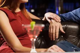 50岁男士自述：面对诱惑，一定要守住婚姻的底线图片