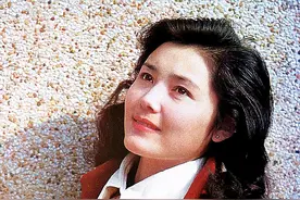 "当家花旦"姜黎黎：从护士转行演员，80年代演《红牡丹》走红图片