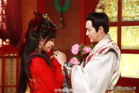 她59岁演少女，“丈夫”小她21岁；她51岁演祖母，大“孙子”5岁图片