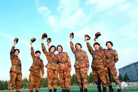 女兵——短发青春，别样芳华图片