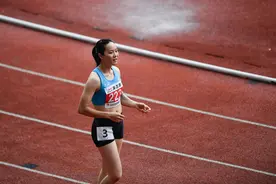 三战奥运，“大姐”韦永丽百米预赛出局，她曾让日本队望不到“尾灯”图片