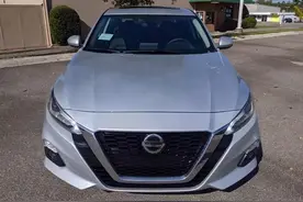 日产总算想开了，全新天籁“公爵”版亮相，内饰可媲美宝马3系图片