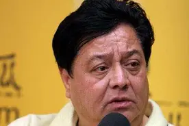 15年前李金斗接到电话：我有你嫖娼的录像带，打80万！答：先看看图片