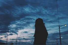 一起吹过晚风的人 应该能记很久吧图片