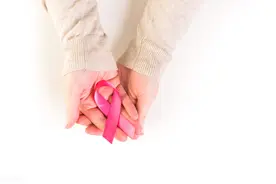 乳腺癌是什么原因引发的，生活中应注意预防图片