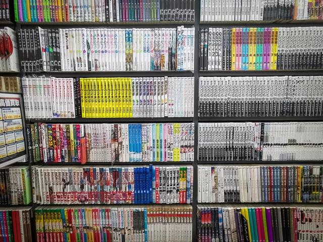 比做游戏还赚：韩国漫画APP畅销总榜夺冠、常年TOP10