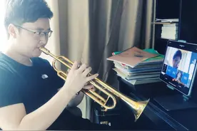 音乐学院赵然老师：架设网络教学桥梁，助力学生艺术梦想图片