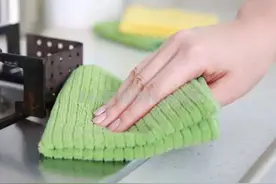 吃完火锅衣服全是味，炒锅里外都生锈，怎么处理你会吗？图片