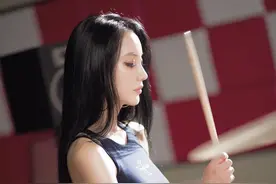 闲静似娇花照水，行动如弱柳扶风？美女鼓手A-YEON美图赏图片