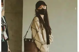 杨幂机场私服look图片