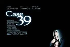 移植眼睛后，老是看到别人看不见的东西，《见鬼》系列恐怖电影图片