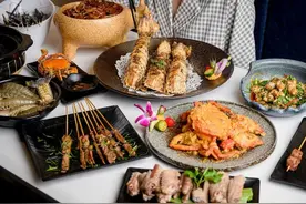 绝了！天德这家爆膏蟹，12个咸蛋黄炒的！濑尿虾比手臂还粗…图片