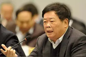 曹德旺家族背景有多厉害？父亲是上海滩商界大亨，哥哥是政界大官图片