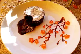 宅家不要紧，美食家教你做熔岩蛋糕，简单易学，好吃停不下来图片