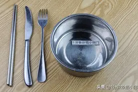 家里还在使用不锈钢餐具吗？还有人不懂啥情况，叮嘱家人长记性图片
