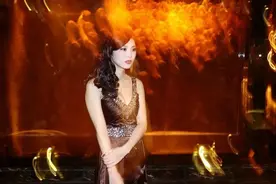 8岁男孩花500元包“酒吧女”，一场《特殊交易》用爱照亮阴暗图片