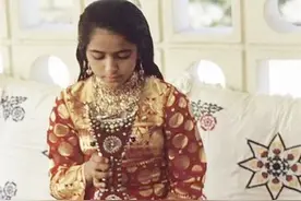 迪拜大王妃17岁出嫁，22年内生12个孩子，42年足不出户，形同拘禁图片