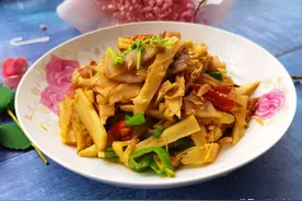 炒冬笋时，到底要不要焯水？牢记这“3点”，冬笋脆嫩入味不涩嘴图片