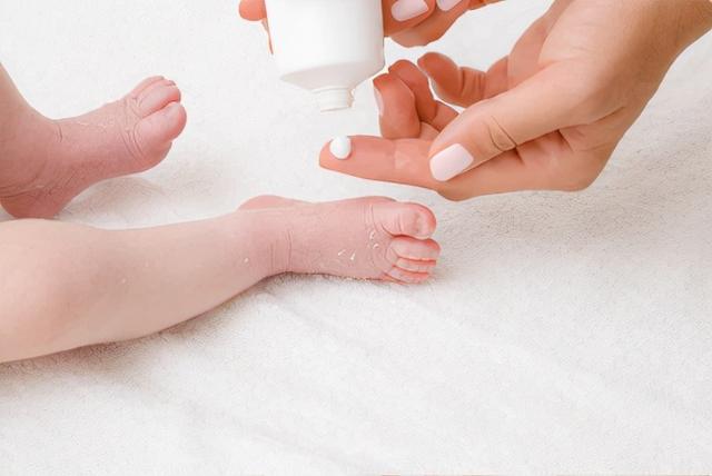 婴儿洗澡要擦身体乳吗