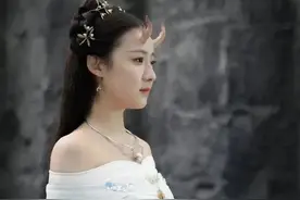 怪招频出，把新旧《春光灿烂猪八戒》放在一起看，差距明显出来了图片