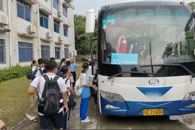 开学啦！佛山155条校园定制专线来了，直通校门！图片