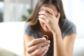 用妻子手机发消息提醒丈母娘生日，发现备注号码后，结束6年婚姻图片