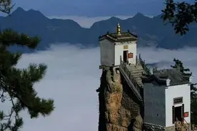 天下最惊险的道观：海拔1665米四周都是绝壁，如何建成的至今无解图片