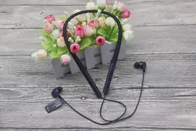 音质出色，佩戴舒适：音质雷柏XS100颈挂式蓝牙耳机评测图片