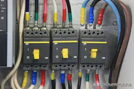 “3300，3200”在塑壳断路器的型号中表示什么意思？图片