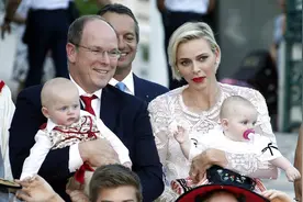 摩纳哥“超Q皇室龙凤胎”上小学，小公主的超短刘海超时髦图片