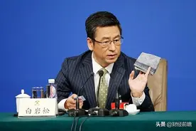 白岩松怒批房地产，高房价正在“毁掉”年轻人？房价还会继续涨？图片