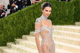 时尚界的奥斯卡，好莱坞女明星争奇斗艳，世界首富女友艳压群芳图片