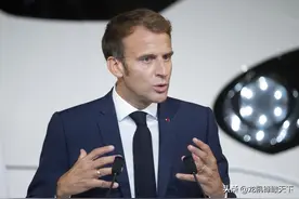 龙凯锋：美英从背后捅了法国一刀，马克龙很愤怒，有八招可以报复图片