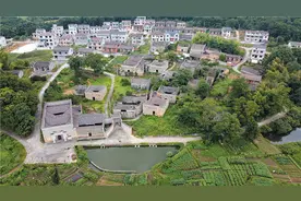 悠悠古村的红色情怀图片