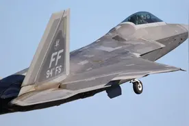 俄重型反潜机长驱而入，美军核潜艇警报响起，F22A战斗机紧急拦截图片