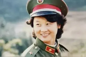 解放军战士在猫耳洞烂裆羞于看病，女军医：我是你大姐，怕什么图片