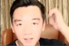 郑恺生日直播连线粉丝，粉丝激动不已，频频送上生日祝福图片