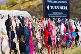 最“奇葩”景点，一到此处女游客就脱下“内衣”，男游客：没眼看图片