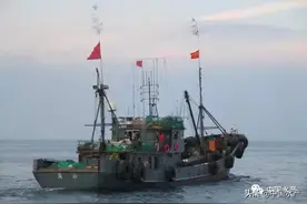 江苏连云港严守北纬35°线 6艘跨界作业渔船被查图片